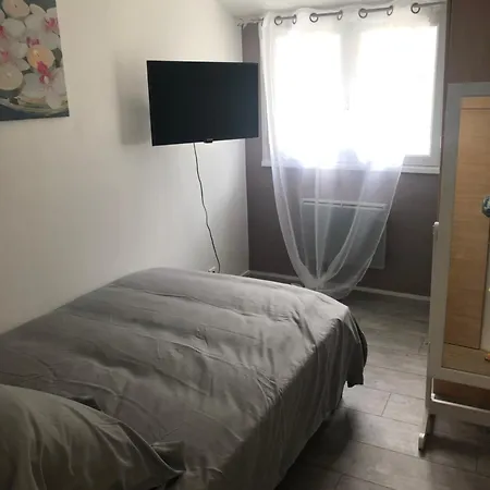 Loue Tres Bel App 75 M2 Deco Modern 150 M Port- Close-halles-marche 15mn *